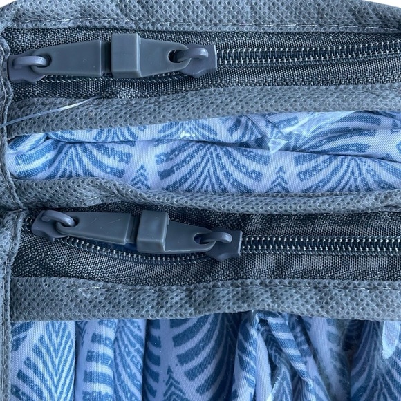 Jennifer Adams - 6 piece sheet set - Picture 3 of 6